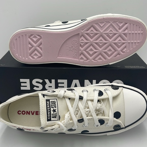 Converse WMNS Polka Dot Platform Sneakers A10689C CTAS LIFT OX
EGRET/BLACK/DAYS - Picture 3 of 16